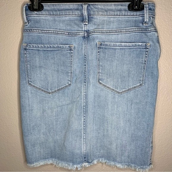 Abercrombie & Fitch light wash raw hem denim mini skirt size small 26 - Picture 3 of 4